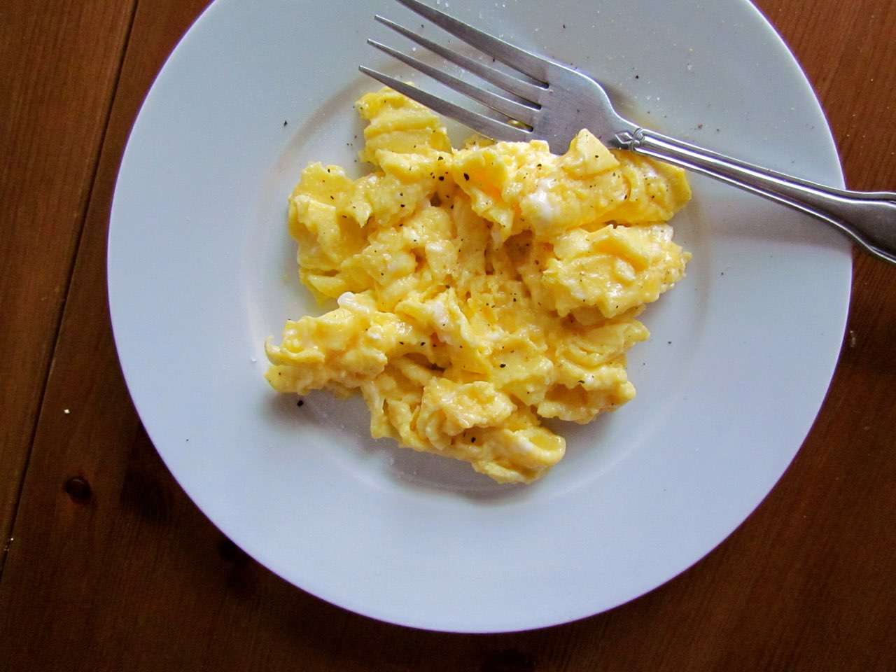 scrambled eggs: Directions, calories, nutrition & more ...